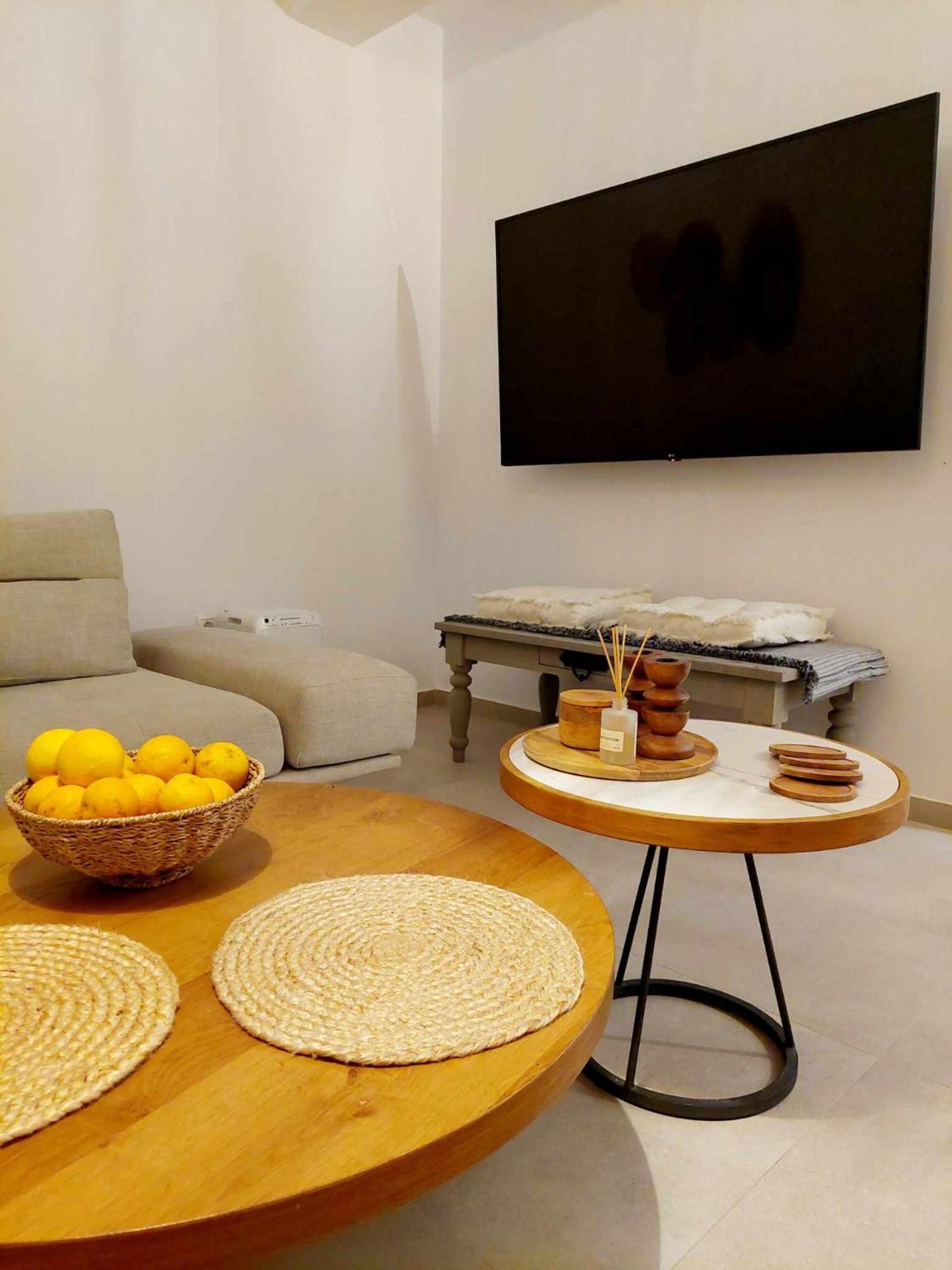 Maya Apartments, Modern And Convenient Apartments With Private Parking Skiathos Town Exterior photo