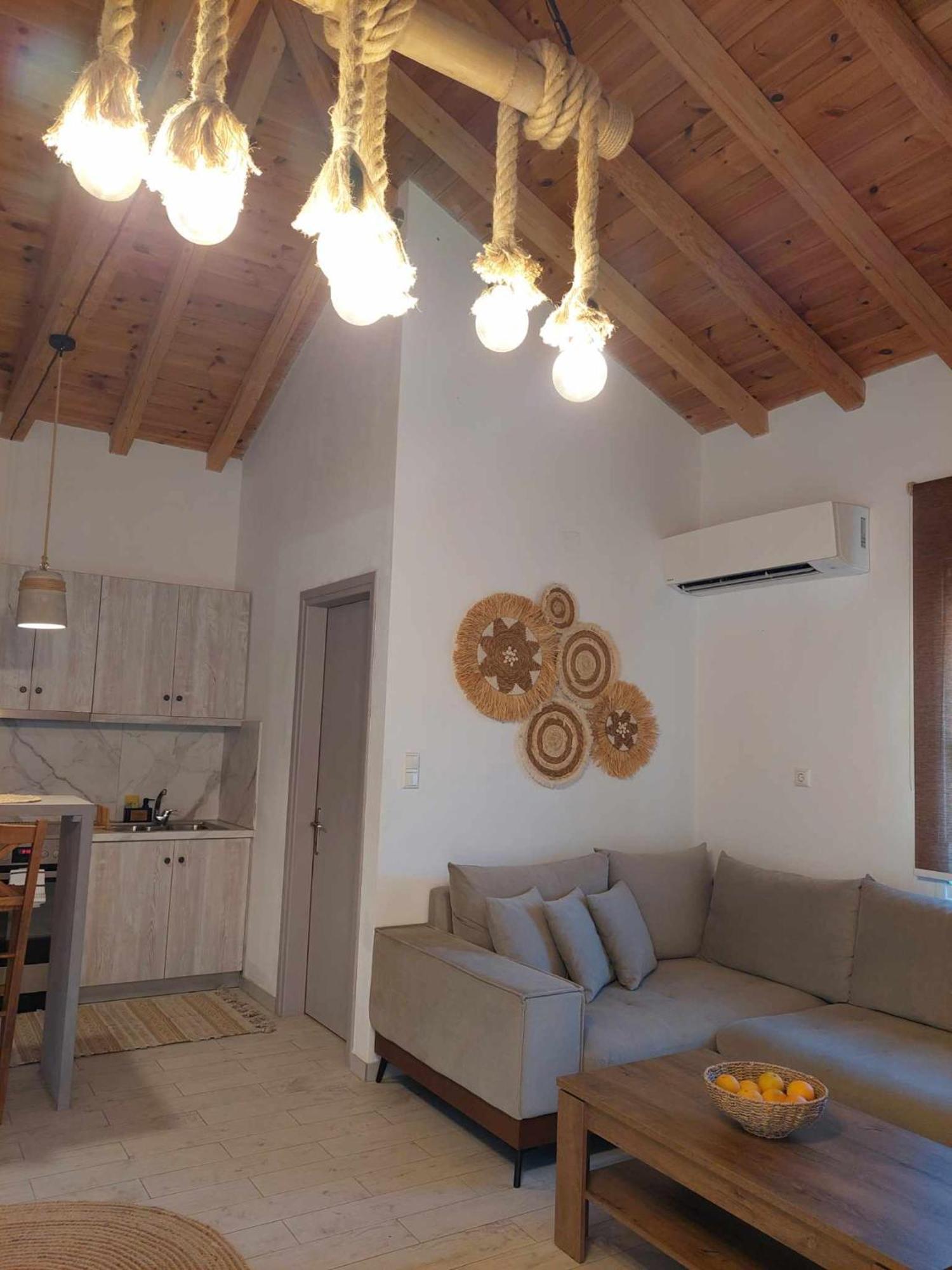 Maya Apartments, Modern And Convenient Apartments With Private Parking Skiathos Town Exterior photo