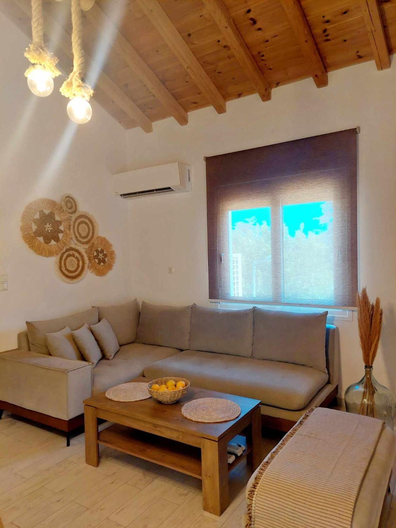 Maya Apartments, Modern And Convenient Apartments With Private Parking Skiathos Town Exterior photo