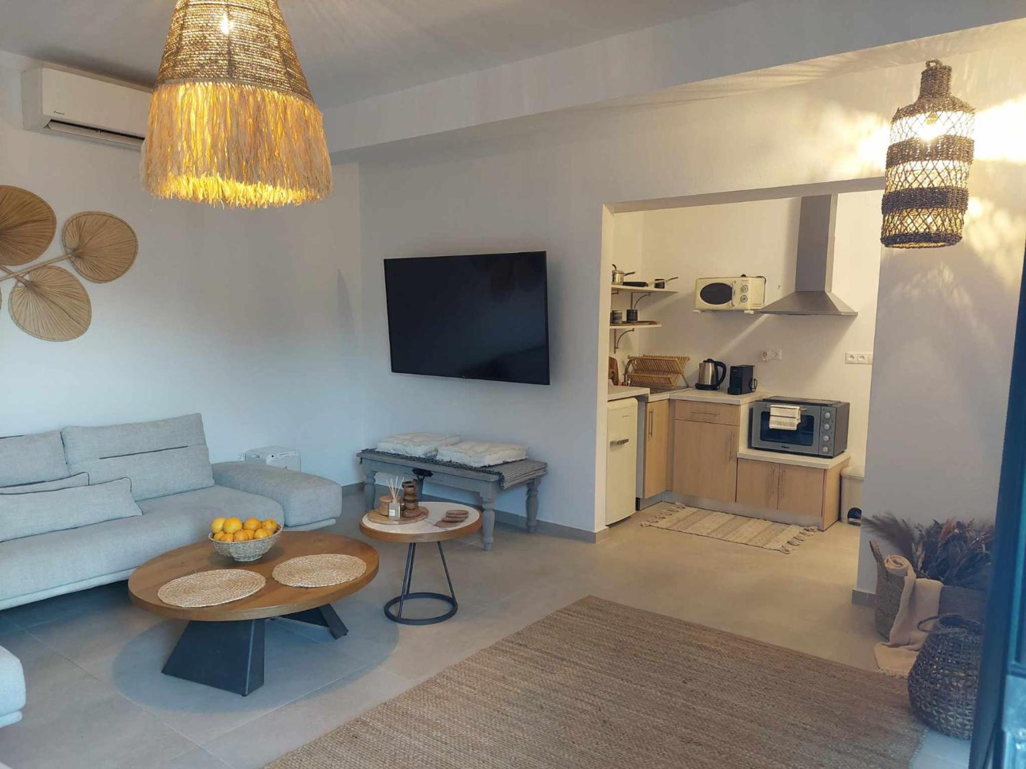 Maya Apartments, Modern And Convenient Apartments With Private Parking Skiathos Town Exterior photo